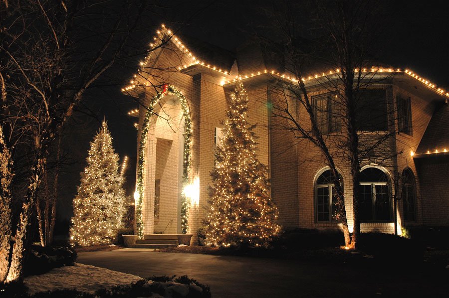  Christmas  Decorations  Installation and Removal Ray Neon 